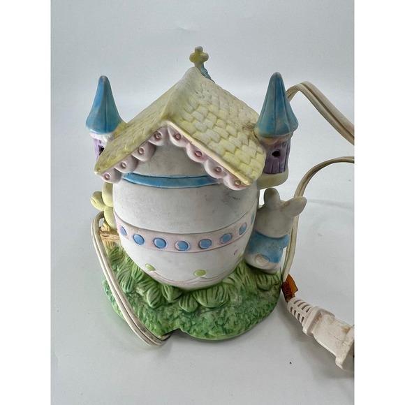 1992 Beachwood Ltd. Hand Painted Porcelain Easter Lighted House 28816 Church - Picture 4 of 9